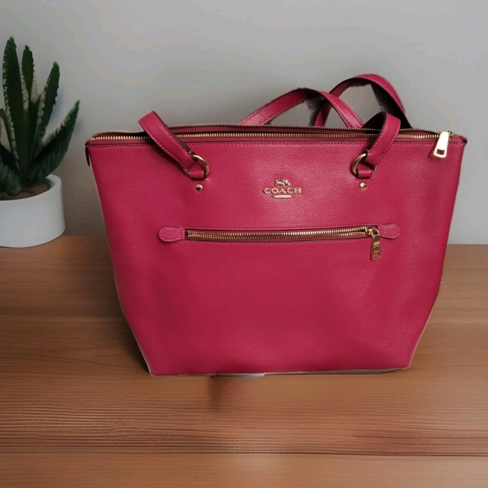 EUC Coach Bright Violet/Pink w/ Gold Hardware Leather Gallery Tote Shoulder Bag